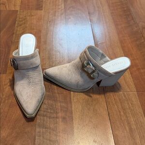 Oasis Women's Tan Mules with Buckle Detail